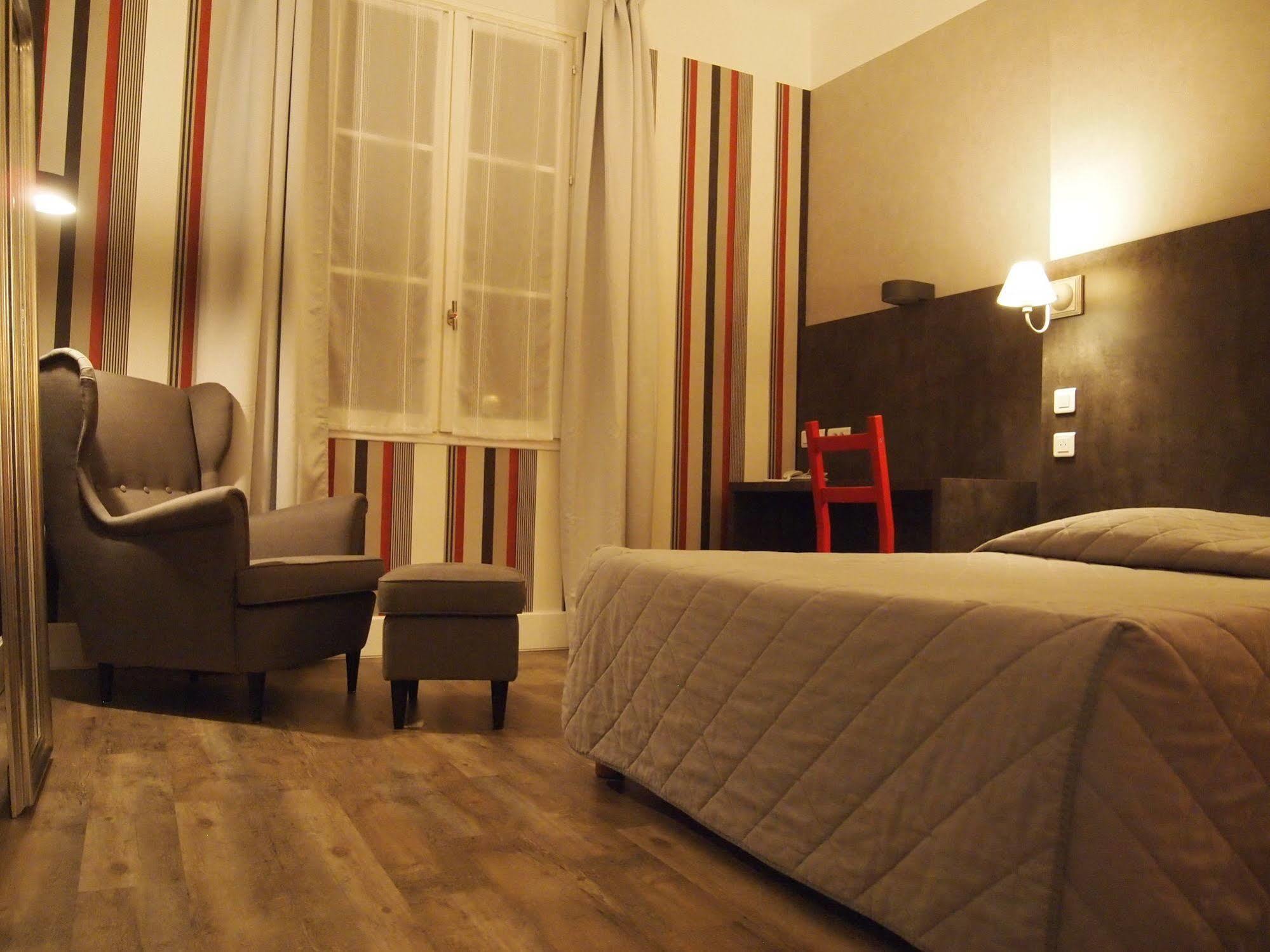 Hotel Colbert Tours Zewnętrze zdjęcie